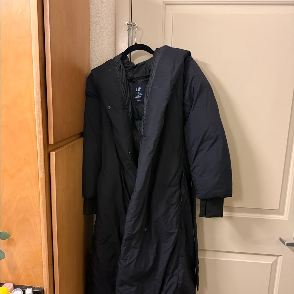 GAP Women's Tan Hooded Puffer Jacket